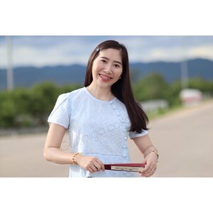 เสื้อลลิษา