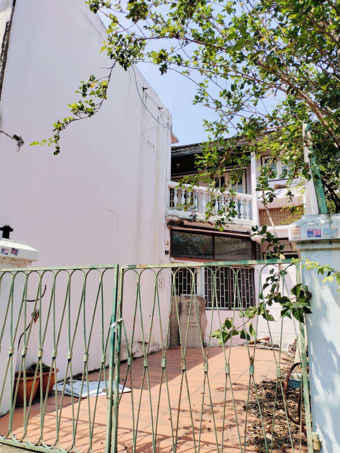 ขายบ้าน โชคชัย4 แยก64 หมู่บ้านราชาวิลล่า 2 ขนาด 43 ตรว. 2 ห้องนอน 2ห้องน้ำ 1 ห้องครัว 1 ห้องนั่งเล่น