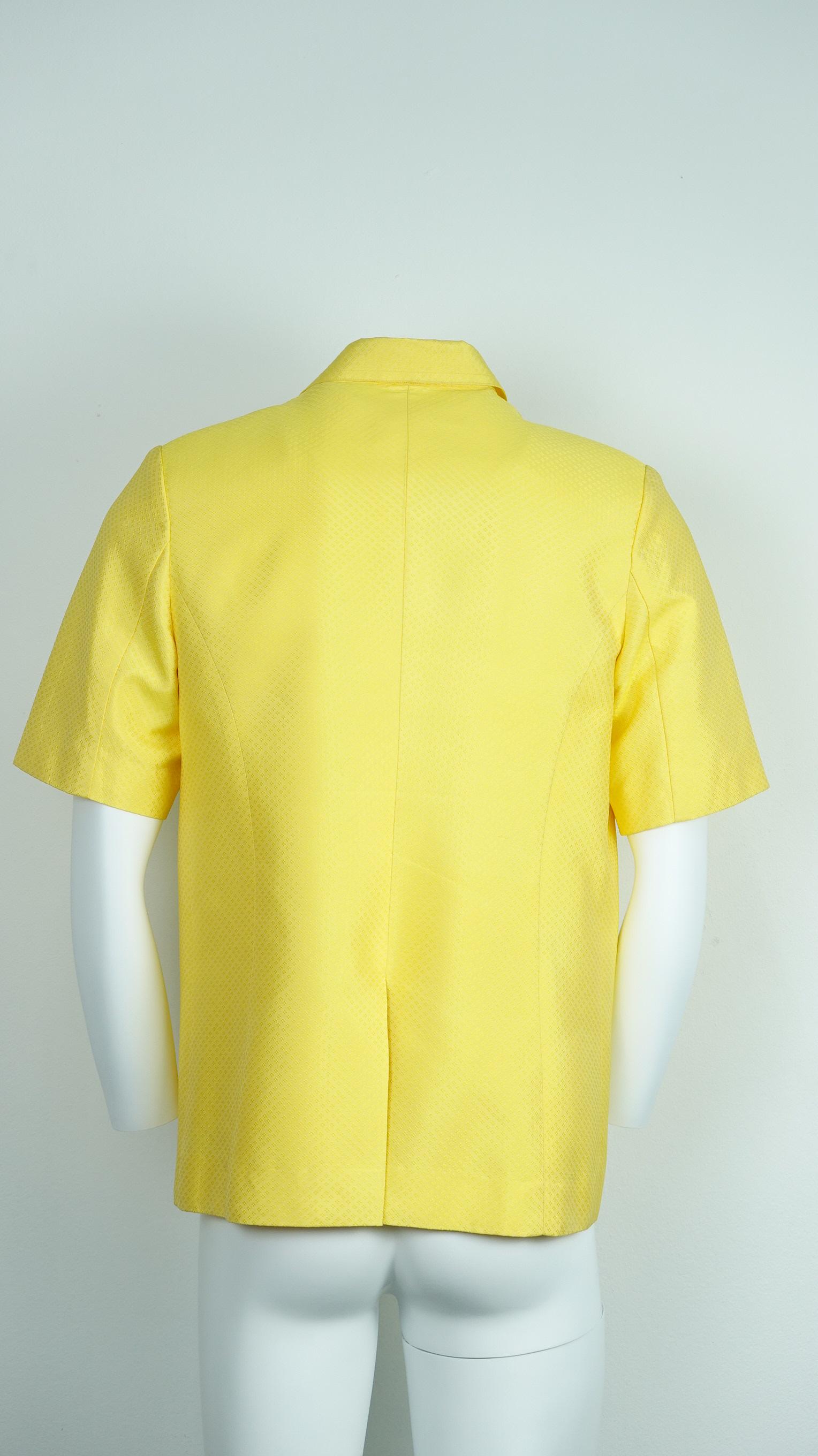 เสื้อต่อกันไหม L สูทซาฟารีแขนสั้น ตัดเย็บจากผ้าไหมยกดอกลายพริกไทย สีเหลือง