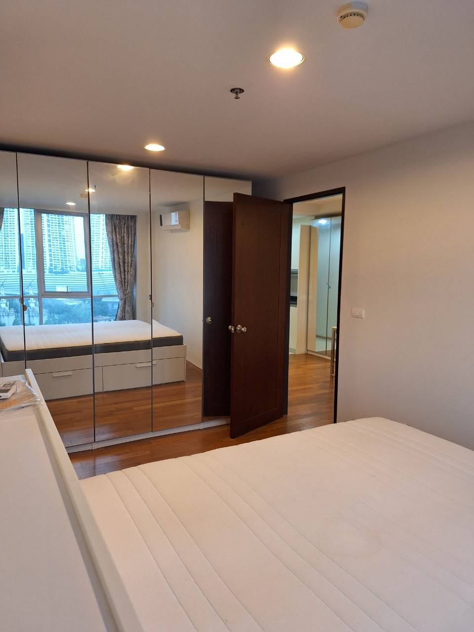 ขาย (For Sale) คอนโด : เดอะ ไลน์ พหลโยธิน อาคาร A (Abstracts) ประเภท : 1 ห้องนอน 1 ห้องน้ำ พื้นที่ : 44.85ตรม.