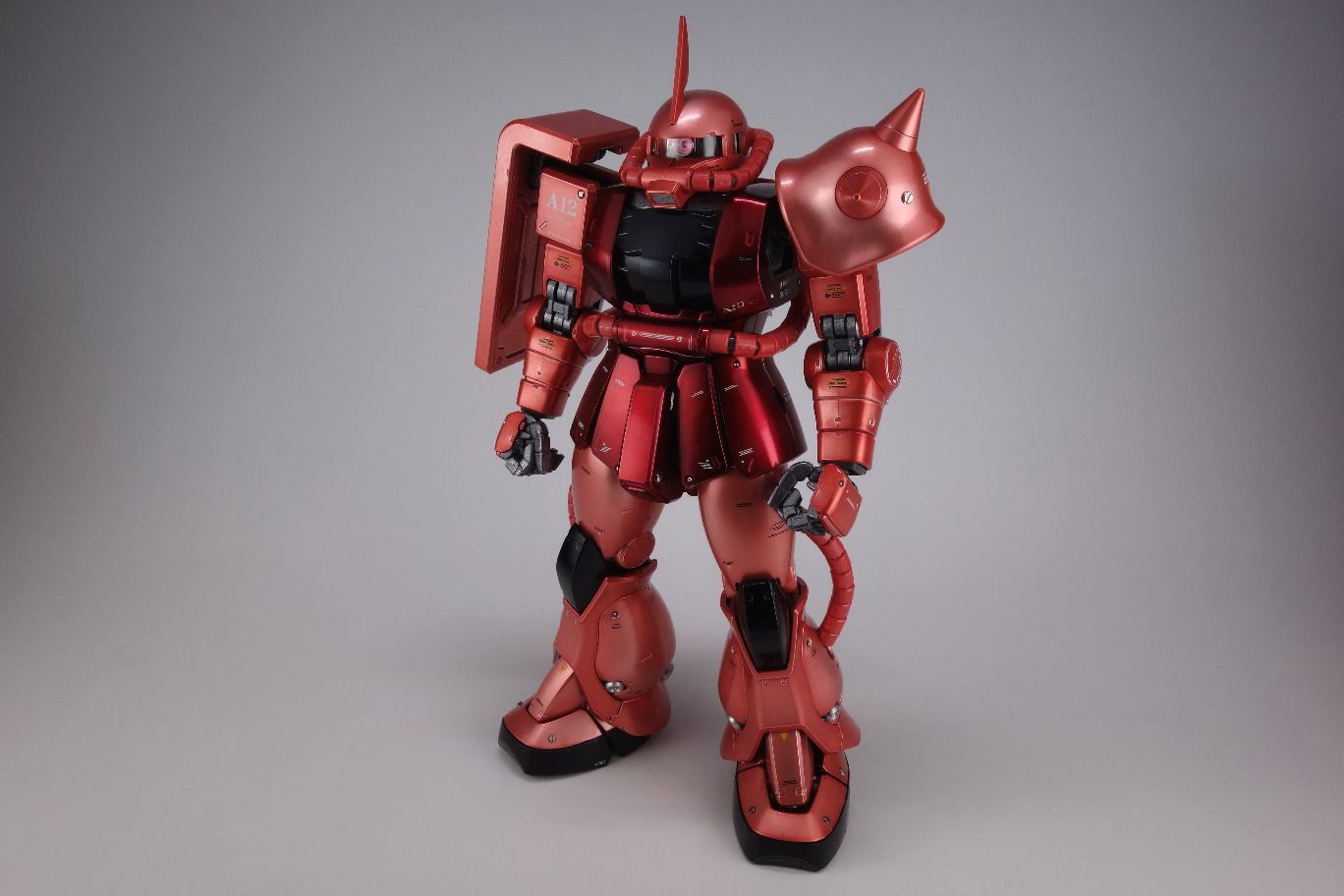 MG PREMIUMBANDAI MS-06S ZAKU II 2.0 TITANIUM FINISH ver