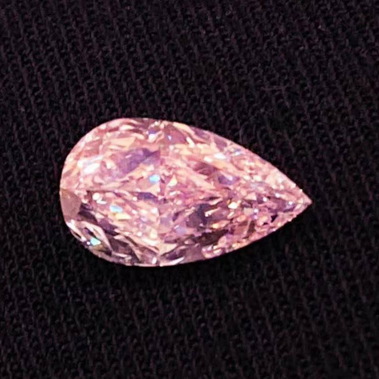 เพชรสีชมพูธรรมชาติแท้ 1.22 กะรัต ทรงลูกแพร์