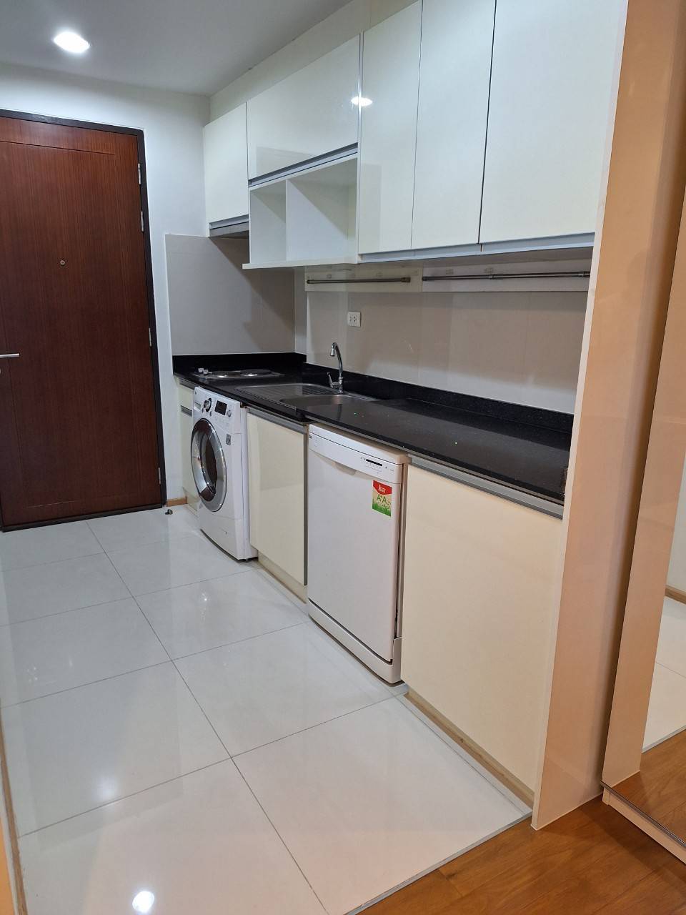 ขาย (For Sale) คอนโด : เดอะ ไลน์ พหลโยธิน อาคาร A (Abstracts) ประเภท : 1 ห้องนอน 1 ห้องน้ำ พื้นที่ : 44.85ตรม.