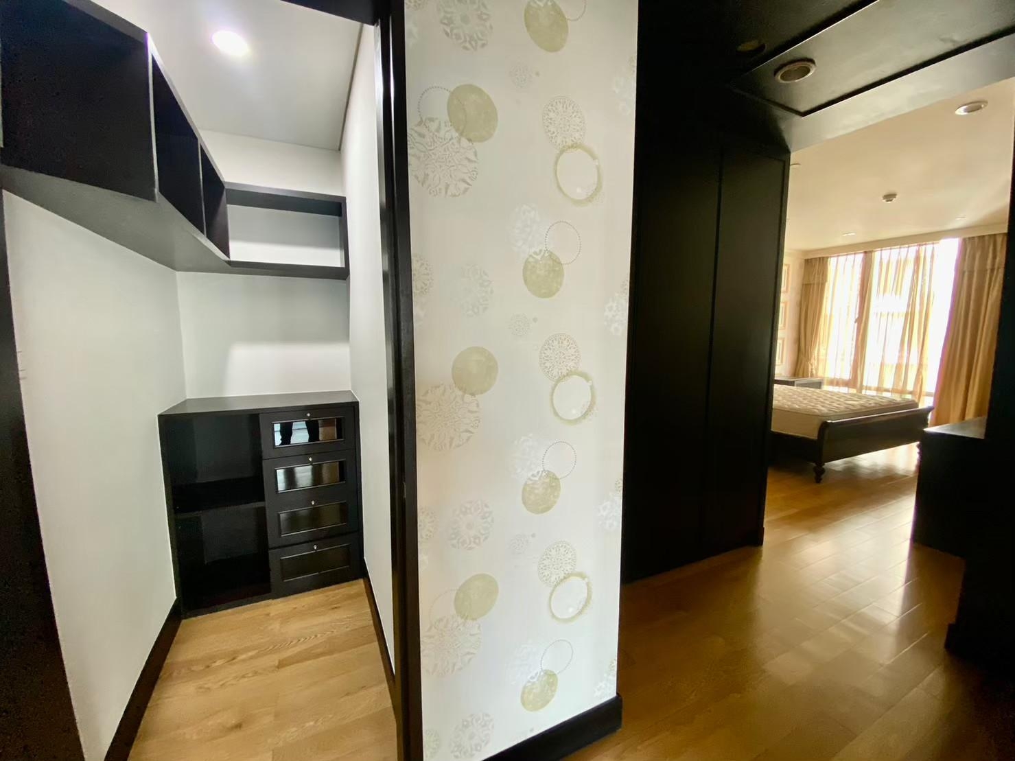 ให้เช่า (For Rent) คอนโด : คอนโด : เดอะ พาร์ค ชิดลม 🔸️ประเภท : 4 ห้องนอน 🔸️พื้นที่ :305 ตรม.