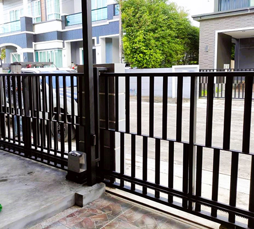 รับติดตั้งประตูรีโมท ภาคใต้ มอเตอร์รีโมท ประตูรั้วบ้าน ประตูอัตโนมัติ ประตูม้วน (ม้วนไฮสปีด) จังหวัดภูเก็ต 099-7027903