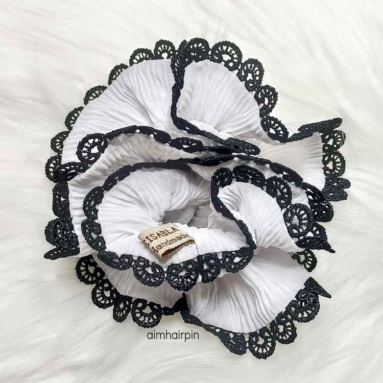 ยางรัดผมเอวัน แต่งขอบลูกไม้ A-One มีให้เลือก 22 ลาย - aimhairpin จำหน่ายกิ๊บติดผมเกาหลีแท้ และเครื่องประดับ ยางรัดผม คาดผมแฟชั่น สร้อยคอ ต่างหู