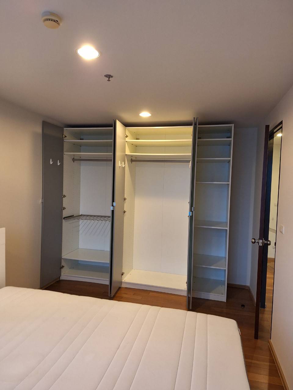 ขาย (For Sale) คอนโด : เดอะ ไลน์ พหลโยธิน อาคาร A (Abstracts) ประเภท : 1 ห้องนอน 1 ห้องน้ำ พื้นที่ : 44.85ตรม.