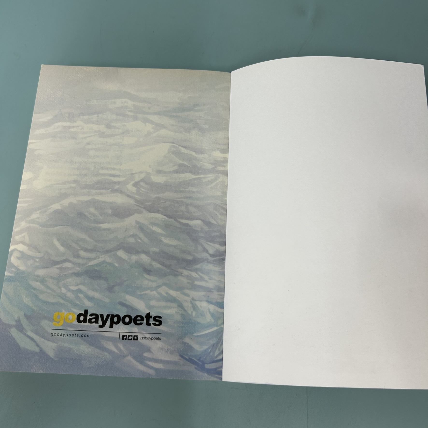 ระหว่างทางระหว่างดาว / มือสอง / ยอดยุทธ์ ฉายสุวรรณ / A book / หนังสือท่องเที่ยว