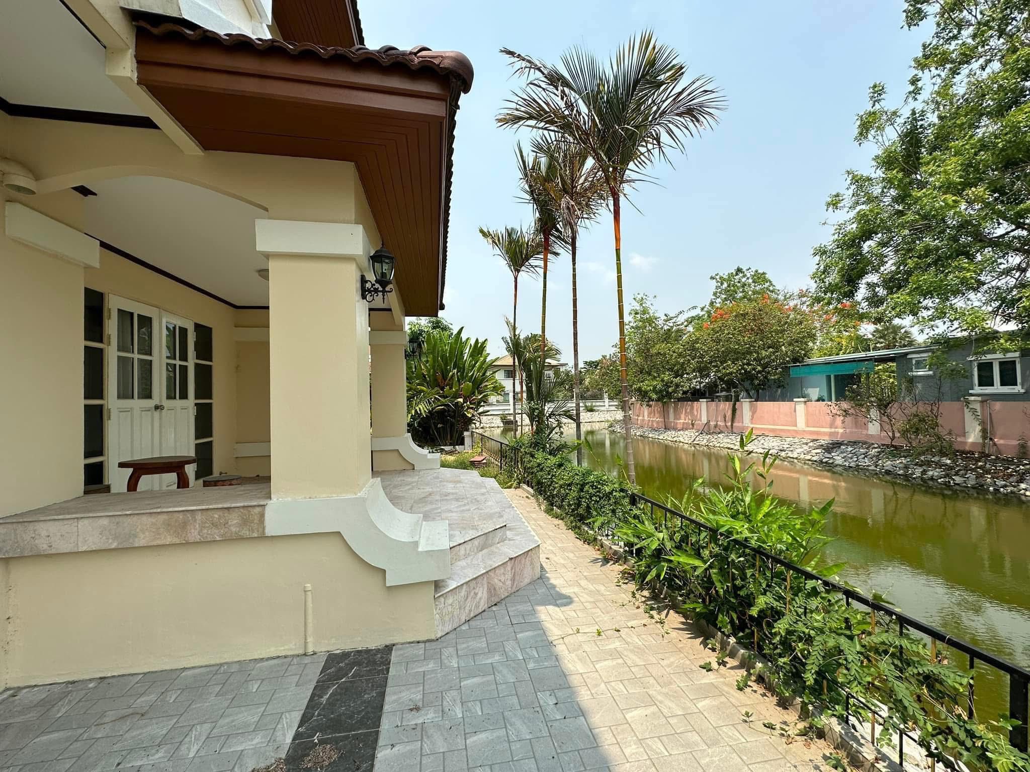 ขายบ้านเดี่ยว 2 ชั้น โครงการหมู่บ้านลดาวัลย์ ลากูน รังสิต บ้านหรูสวยสไตล์ยุโรป