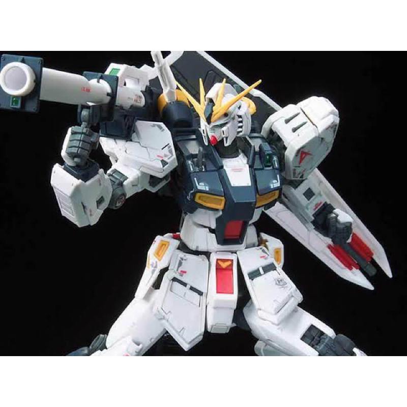 RG BANDAI RX-93 Nu Gundam