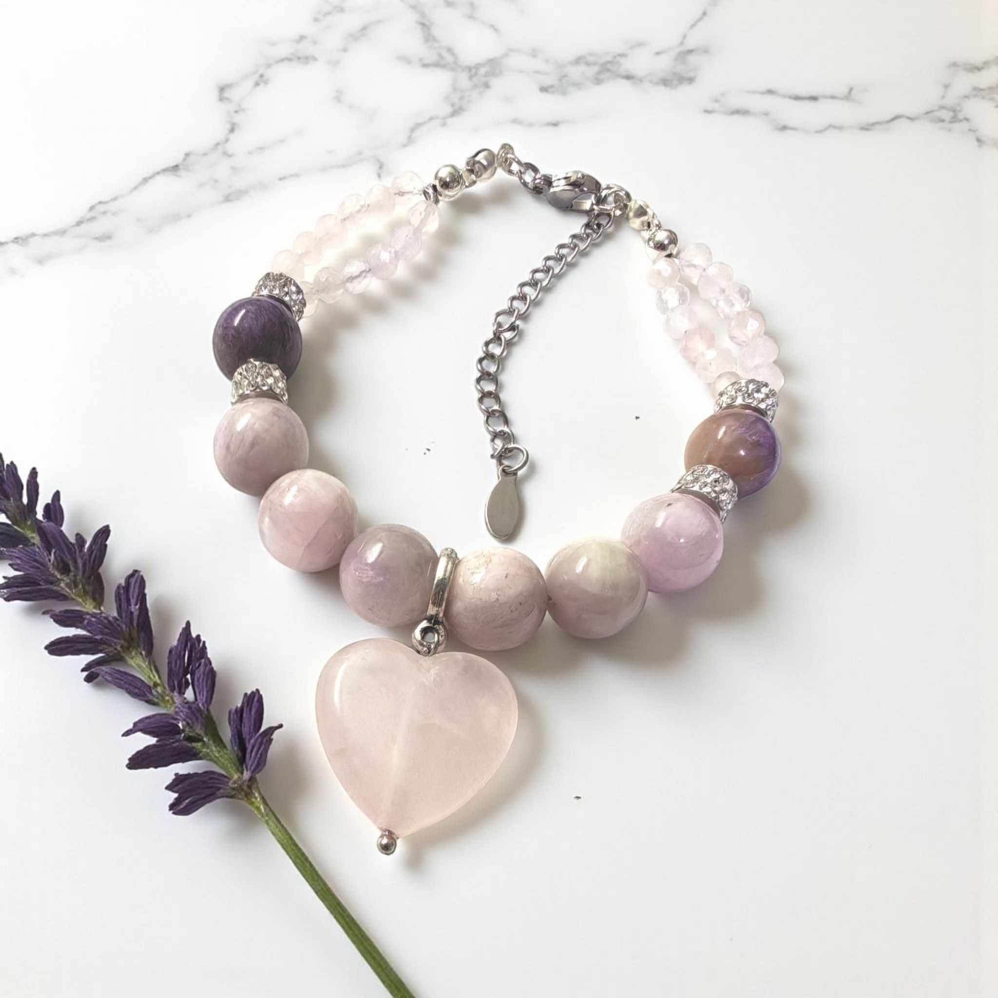 (018) กำไลหินเสริมรักกำลังสาม คุนไซต์ โรสควอตซ์ & ชารอยต์ (หินแท้ขนาด 10 มิล) หินแท้ หินนำโชค ขนาดข้อมือระบุทางแชทได้เลยค่ะ