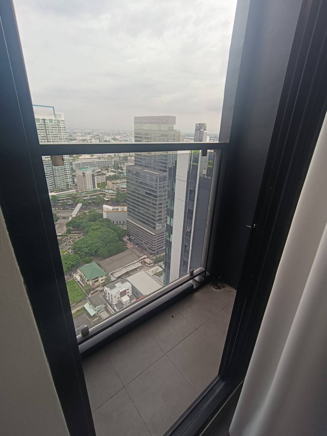 ให้เช่า (For Rent) คอนโด :(Knightsbridge Space Ratchayothin)ไนท์บริดจ์ สเปซ รัชโยธิน 1 ห้องนอน 1 ห้องน้ำ ( Duplex)