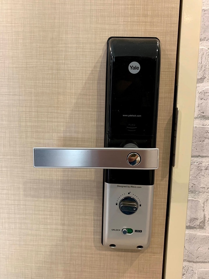 The Hotel Condo (เดอะ โฮเทล คอนโด) รัตนาธิเบศร์ ชั้น 21 จาก (จำนวนชั้นทั้งหมด : 26 ชั้น) ราคา 2,790,000 บาท (ราคาต่อรองได้ พร้อมจบ)