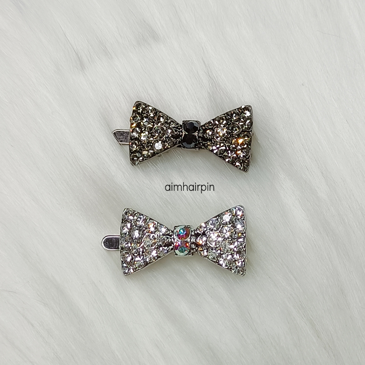 กิ๊บแม่เหล็กโบว์เพชร ขอบแหลม - aimhairpin จำหน่ายกิ๊บติดผมเกาหลีแท้ และเครื่องประดับ ยางรัดผม คาดผมแฟชั่น สร้อยคอ ต่างหู