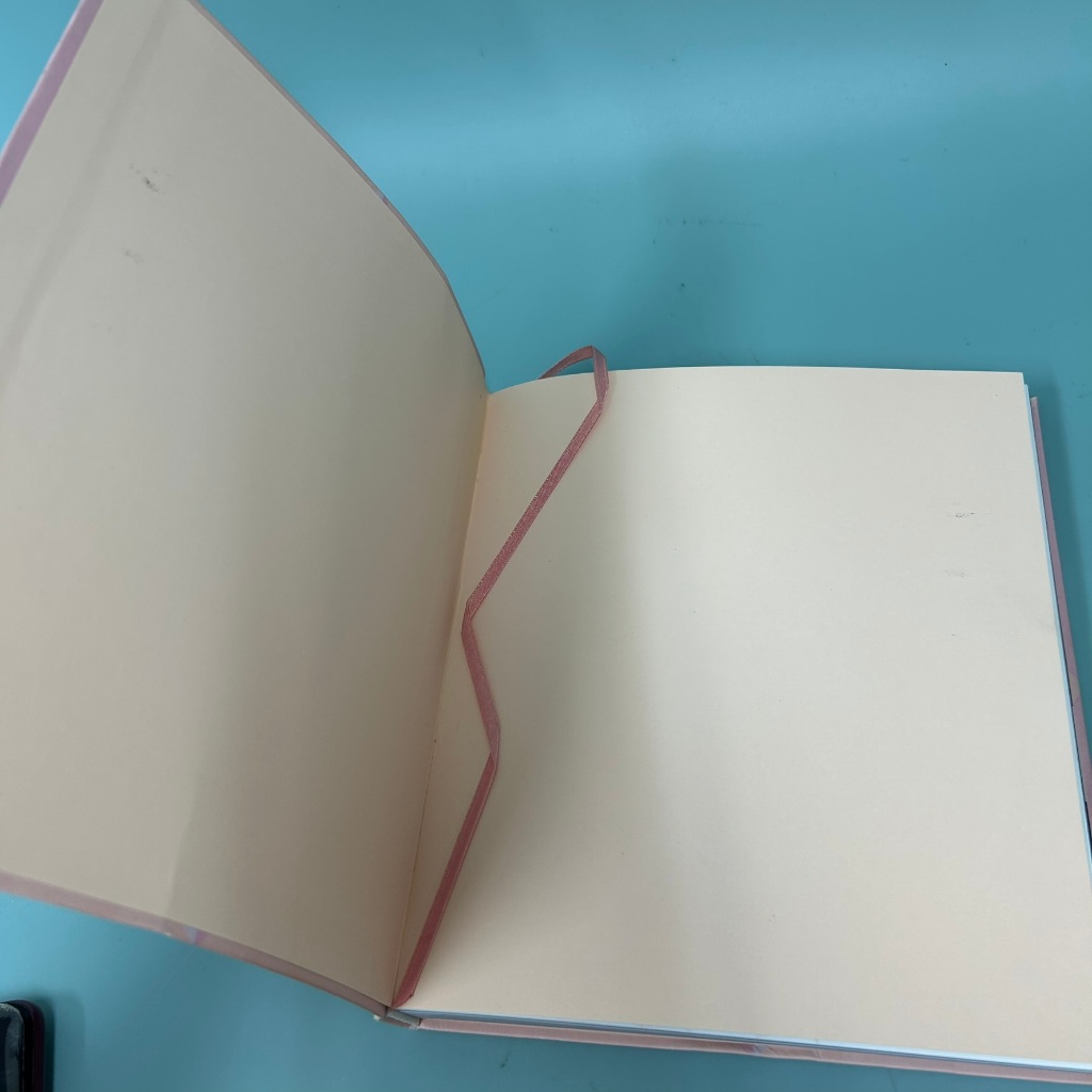 ACROSS / มือสอง / รวมนักเขียน fullstop / Fullstop / เรื่องสั้น