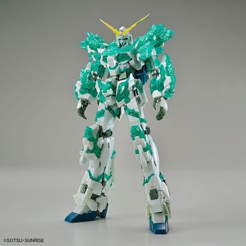 MG BANDAI Gundam Unicorn Luminous Crystal Body [The Gundam Base LIMITED]