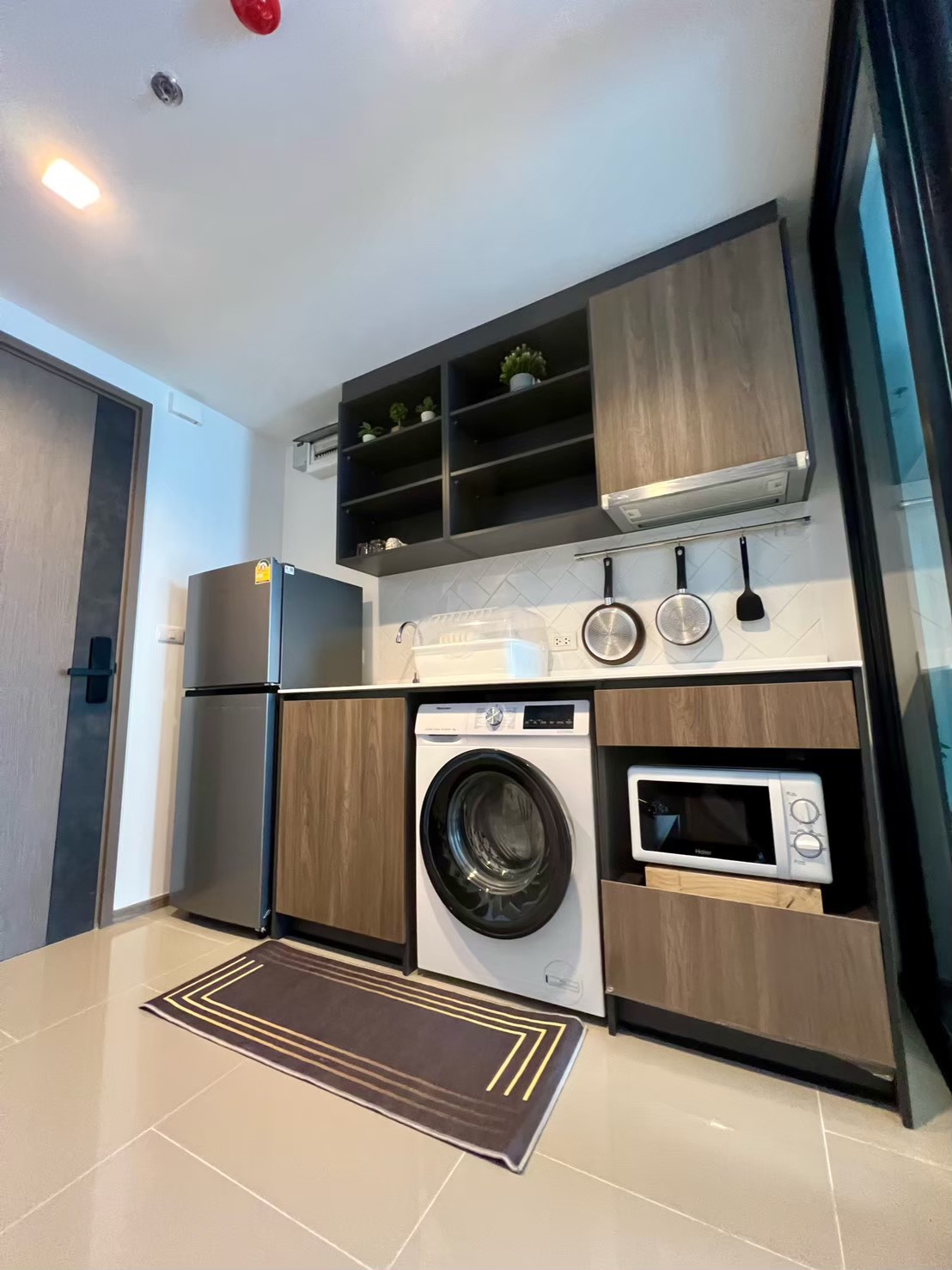 ห้องใหญ่ ราคาถูกสุด !!! ขาย (For Sale) คอนโด : เดอะ ไลน์ พหลโยธิน อาคาร B (The Line Phahonyothin Park B) ประเภท : 2 ห้องนอน 2 ห้องน้ำ พื้นที่ : 60ตรม.