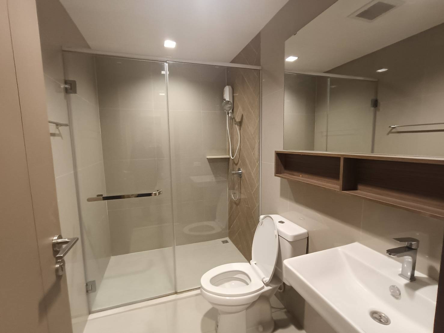 ขายพร้อมผู้เช่า (For Sale) คอนโด : เดอะ ไลน์ พหลโยธิน อาคาร B (The Line Phahonyothin Park B) ประเภท : 1 ห้องนอน 1 ห้องน้ำ พื้นที่ : 37 ตรม.