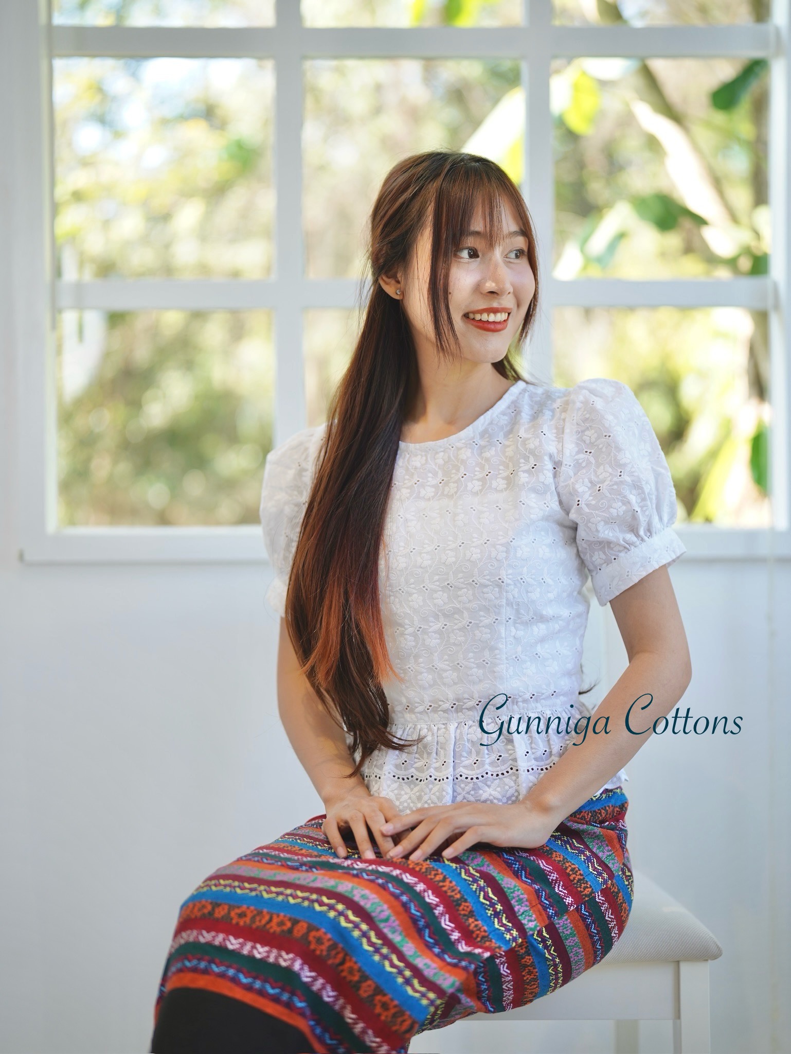 เสื้อดาหลา สีขาว WHB เสื้อแขนตุ๊กตาพองๆร่วมสมัย งานสวยตรงปก100% ตัดเย็บจากช่างฝีมือคนไทย ถ่ายรูปจากสินค้าจริงทุกตัว