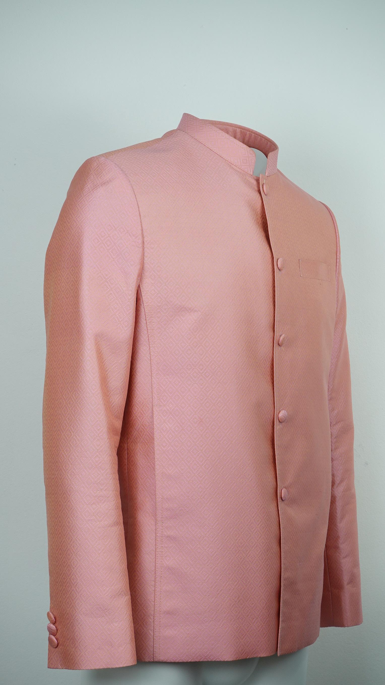 เสื้อต่อกันไหม L สูทพระราชทานแขนยาว ตัดเย็บจากผ้าไหมยกดอกลายลูกแก้ว สีชมพูโอรส