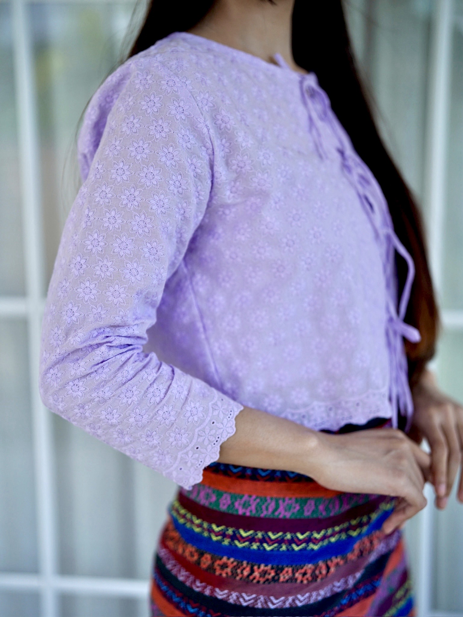 เสื้อบัวเกี๋ยง สีใหม่ หลายสี ลายพิกุล เสื้อแขนยาวผู้เชือกหน้า