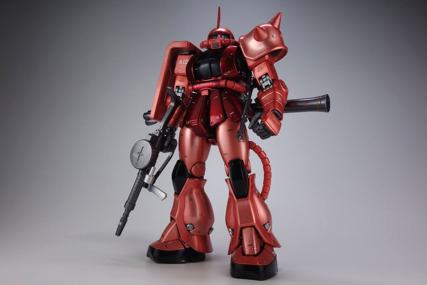 MG PREMIUMBANDAI MS-06S ZAKU II 2.0 TITANIUM FINISH ver