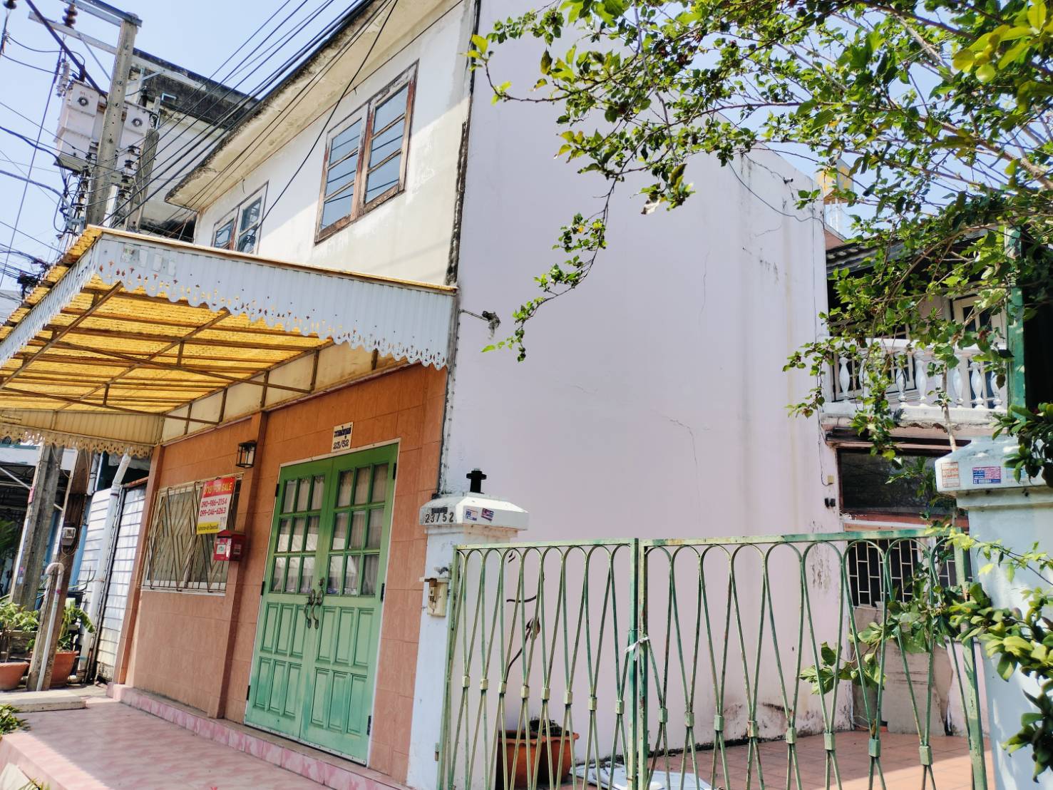 ขายบ้าน โชคชัย4 แยก64 หมู่บ้านราชาวิลล่า 2 ขนาด 43 ตรว. 2 ห้องนอน 2ห้องน้ำ 1 ห้องครัว 1 ห้องนั่งเล่น