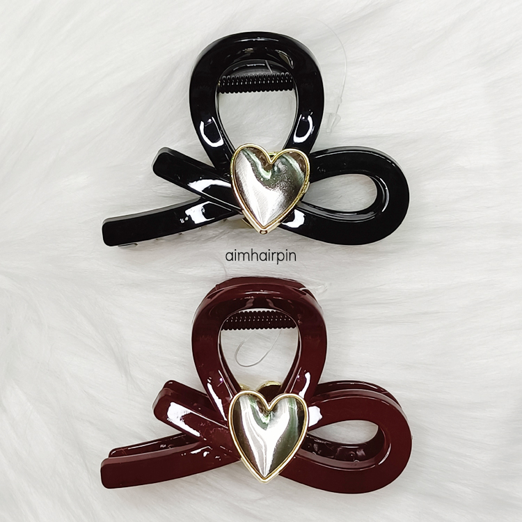 กิ๊บหนีบผมทรงโบว์สไตล์เกาหลี แต่งอะไหล่หัวใจ สีทอง - aimhairpin จำหน่ายกิ๊บติดผมเกาหลีแท้ และเครื่องประดับ ยางรัดผม คาดผมแฟชั่น สร้อยคอ ต่างหู
