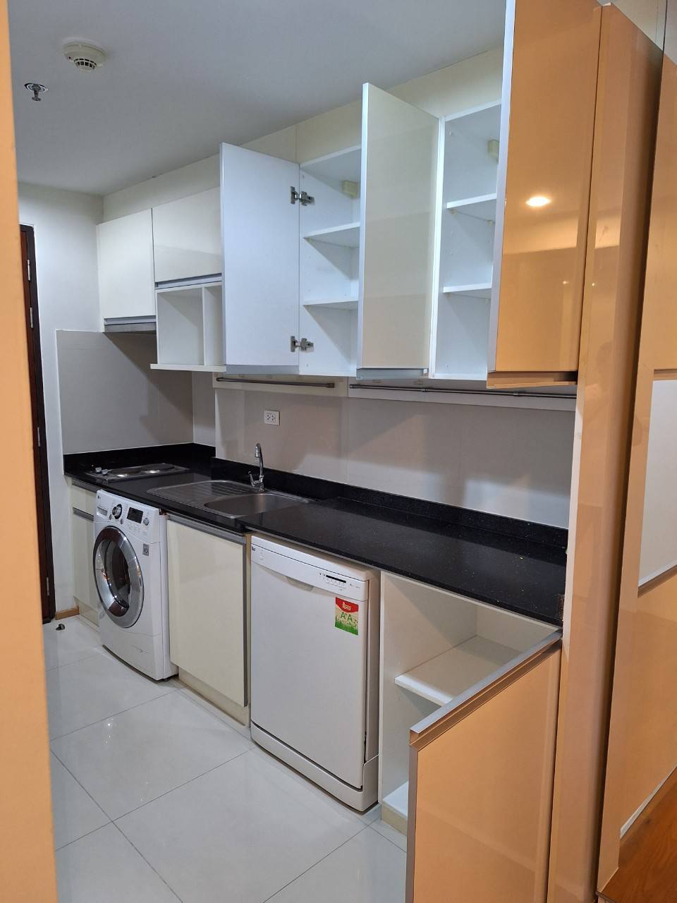 ขาย (For Sale) คอนโด : เดอะ ไลน์ พหลโยธิน อาคาร A (Abstracts) ประเภท : 1 ห้องนอน 1 ห้องน้ำ พื้นที่ : 44.85ตรม.