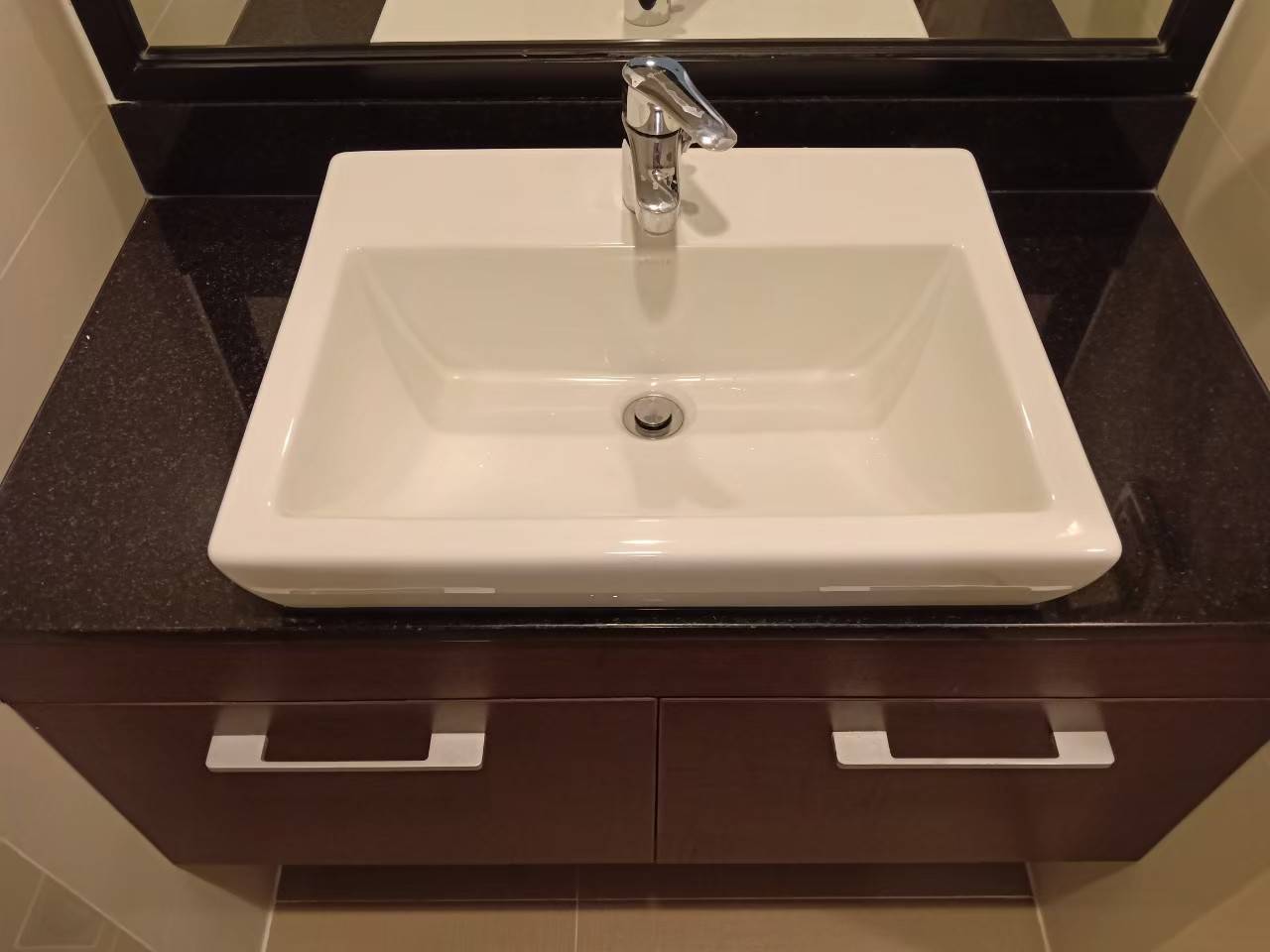 ขาย (For Sale) คอนโด : เดอะ ไลน์ พหลโยธิน อาคาร A (Abstracts) ประเภท : 1 ห้องนอน 1 ห้องน้ำ พื้นที่ : 38 ตรม.