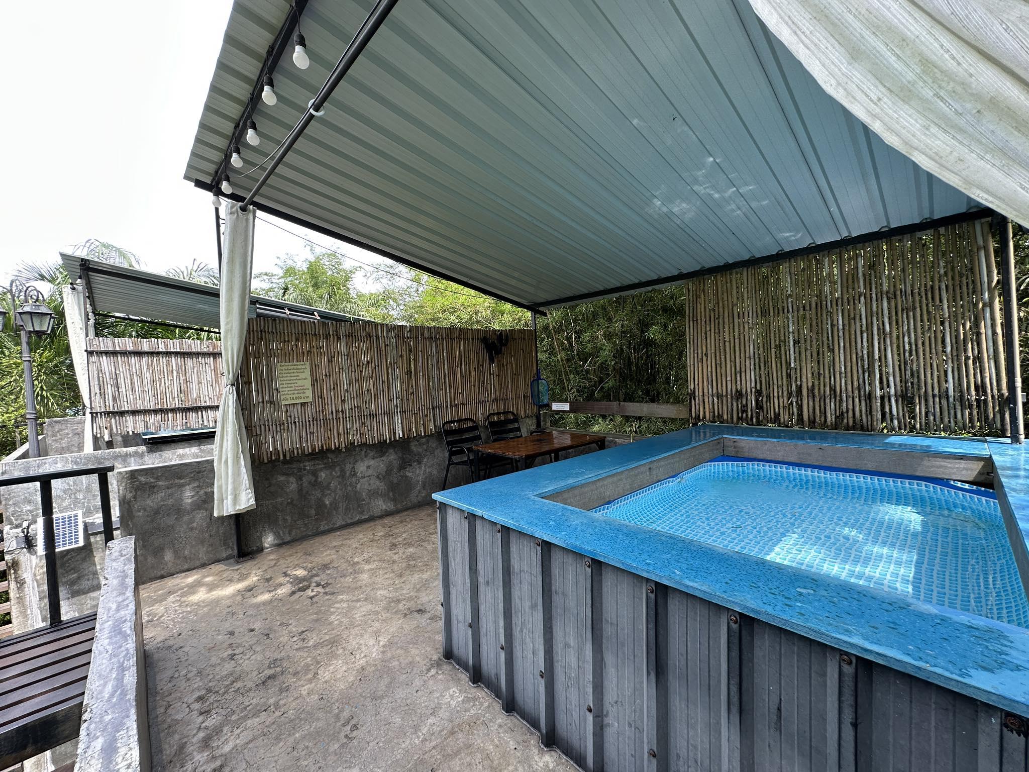 “พูลวิลล่า” เพื่อการลงทุน ขายที่ดินพร้อมกิจการ {ปัจจุบันยังเปิดให้บริการ รายรับ 6XX,XXX บาท/เดือน}