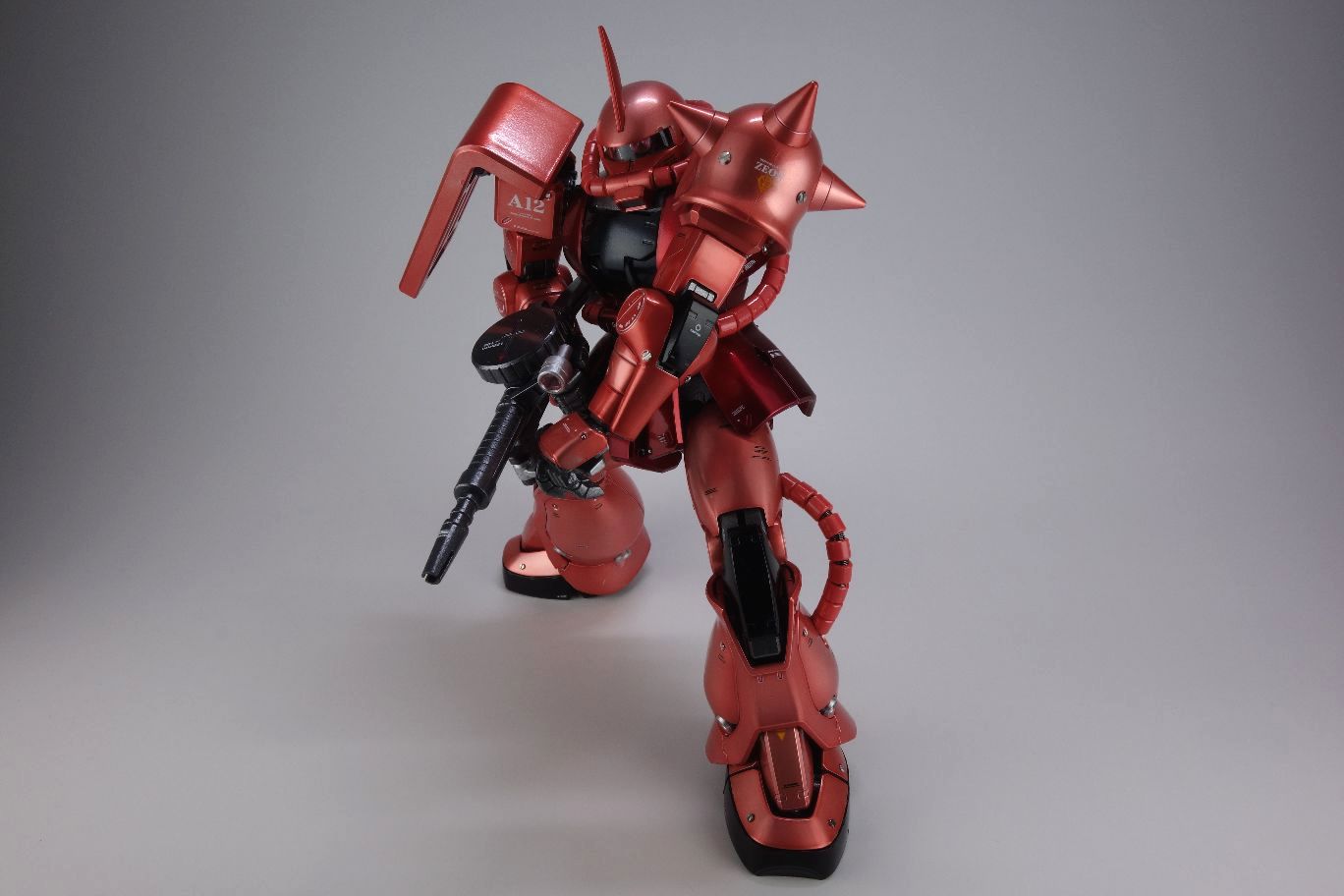 MG PREMIUMBANDAI MS-06S ZAKU II 2.0 TITANIUM FINISH ver