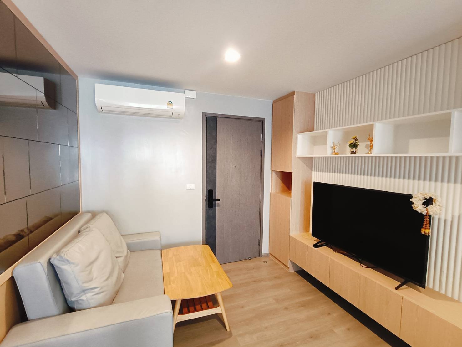 ให้เช่า คอนโด : เดอะ ไลน์ พหลโยธิน อาคาร B ประเภท : 1 ห้องนอน 1ห้องน้ำ พื้นที่ :41 ตรม.