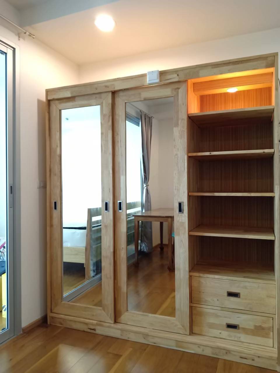 ขาย (For Sale) คอนโด : เดอะ ไลน์ พหลโยธิน อาคาร A (Abstracts) ประเภท : 1 ห้องนอน 1 ห้องน้ำ พื้นที่ : 38 ตรม.