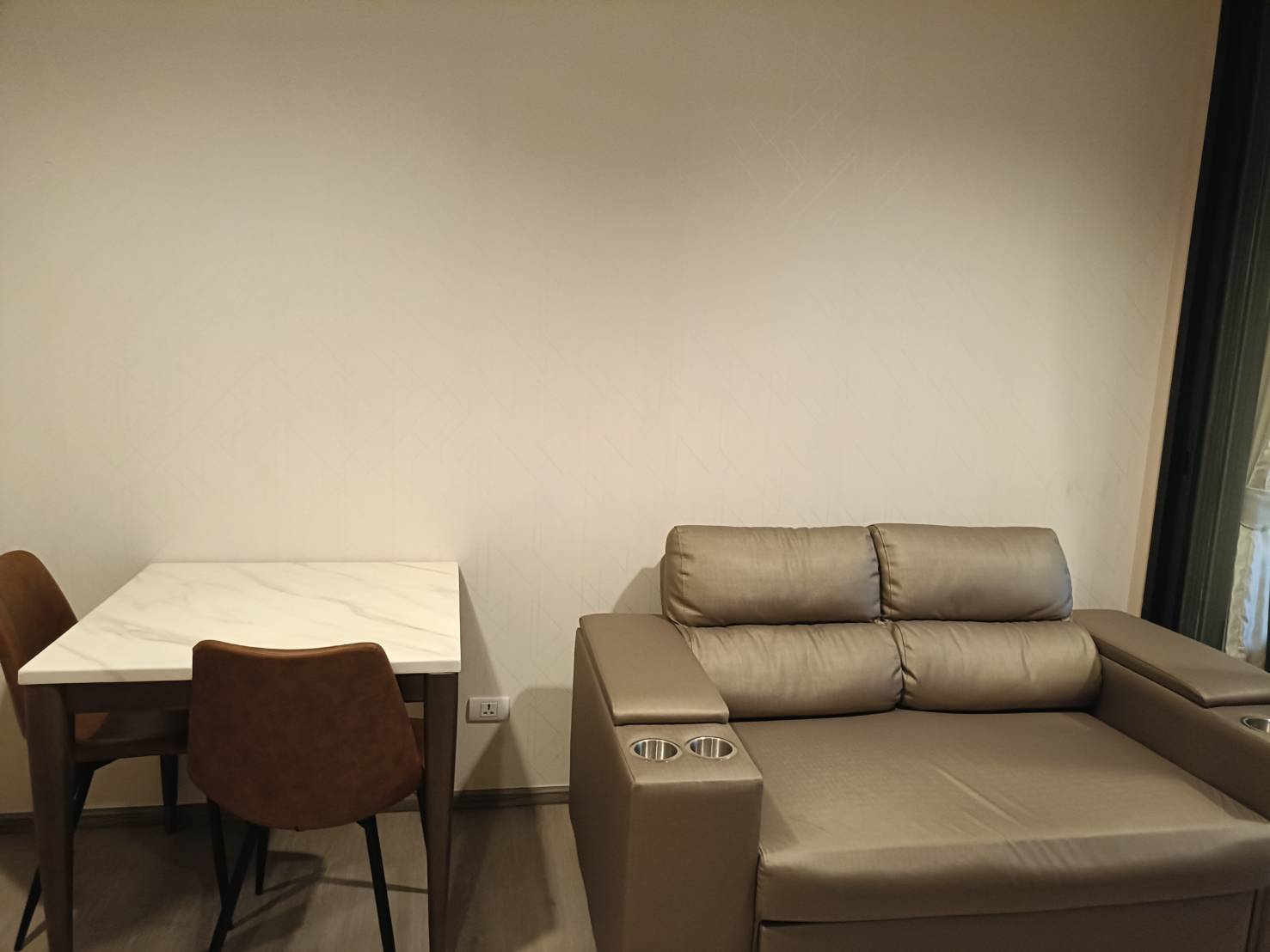 ให้เช่า (For Rent) คอนโด : เดอะ ไลน์ พหลโยธิน อาคาร B ประเภท : 1 ห้องนอน 1ห้องน้ำ พื้นที่ :38 ตรม.