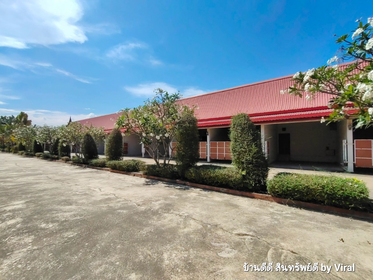 ขายรีสอร์ท ดำเนินสะดวก ราชบุรี “เรือนไทย รีสอร์ท” ขนาดที่ดิน 8 ไร่ 3 งาน 93 ตร.ว. 99 ล้าน (ราคาต่อรองได้พร้อมจบ)