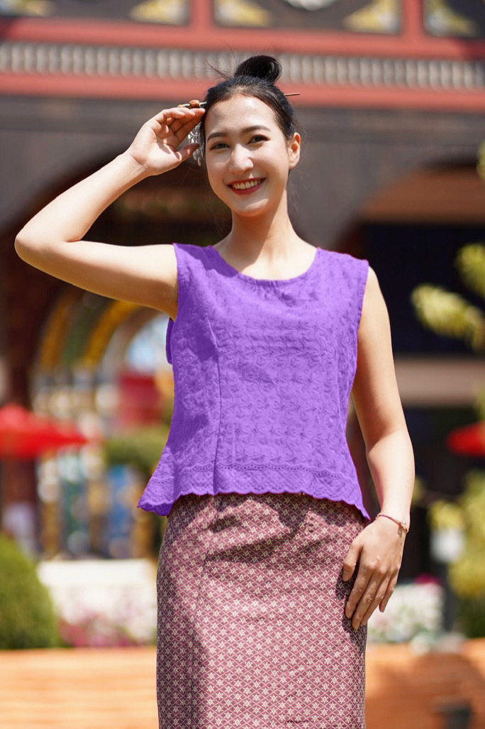 เสื้อเอื้องคำ สีม่วง สีเขียวมิ้นท์ สีเหลืองทอง สีปูน สีเผือก เสื้อแขนกุดดีไซน์เรียบหรู ผลิตจากผ้าคอตตอน 100% ปักลายลูกไม้ประณีตทั้งตัว