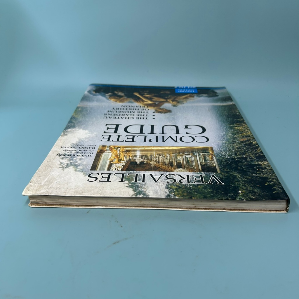 Versailles: Complete Guide by Simone Hoog (Pre Owned) Non Fiction History