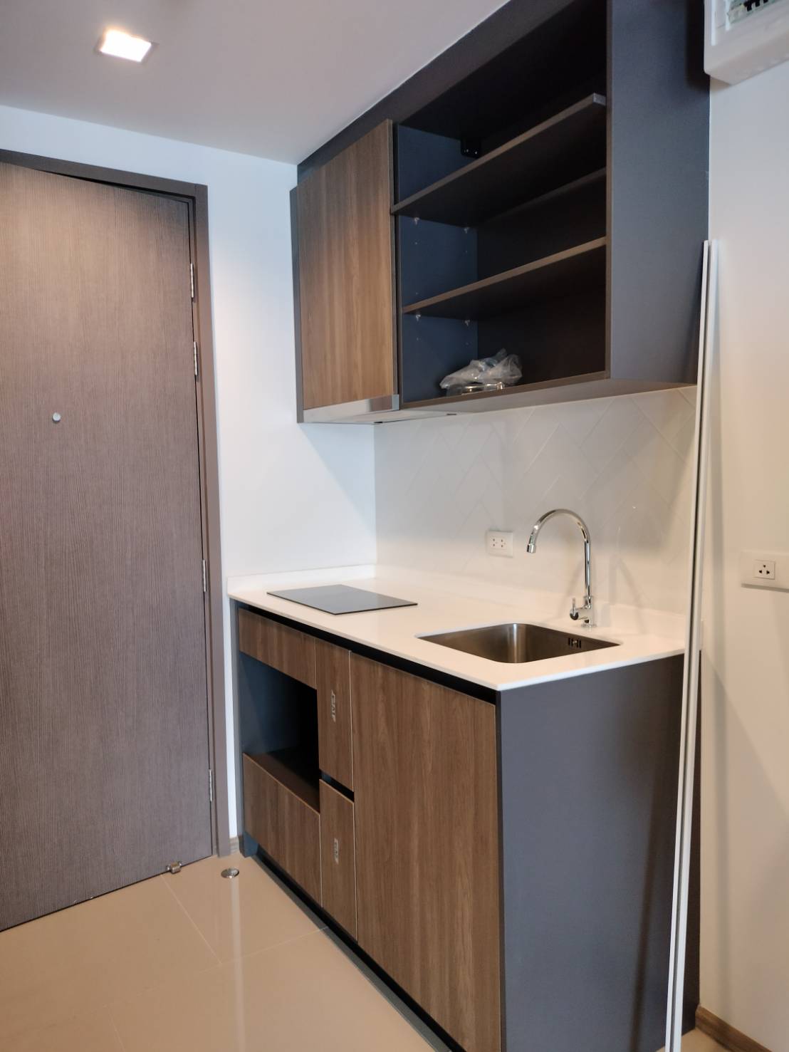 ขาย (For Sale) คอนโด : เดอะ ไลน์ พหลโยธิน อาคาร B (The Line Phahonyothin Park B) ประเภท : 1 ห้องนอน 1 ห้องน้ำ พื้นที่ : 33 ตรม.