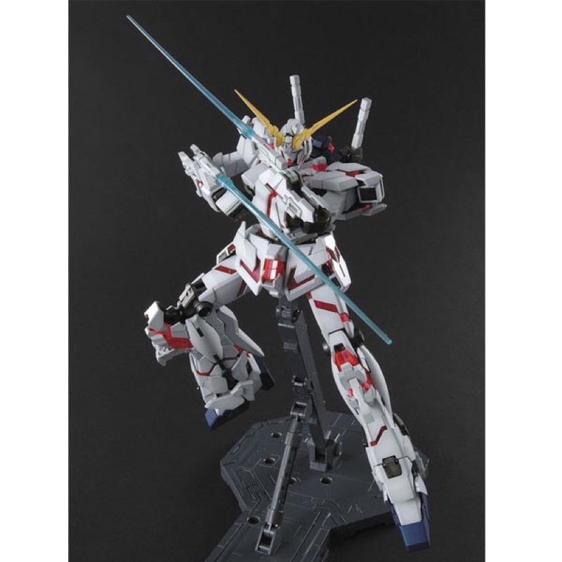 MG BANDAI RX-0 Unicorn Gundam 01