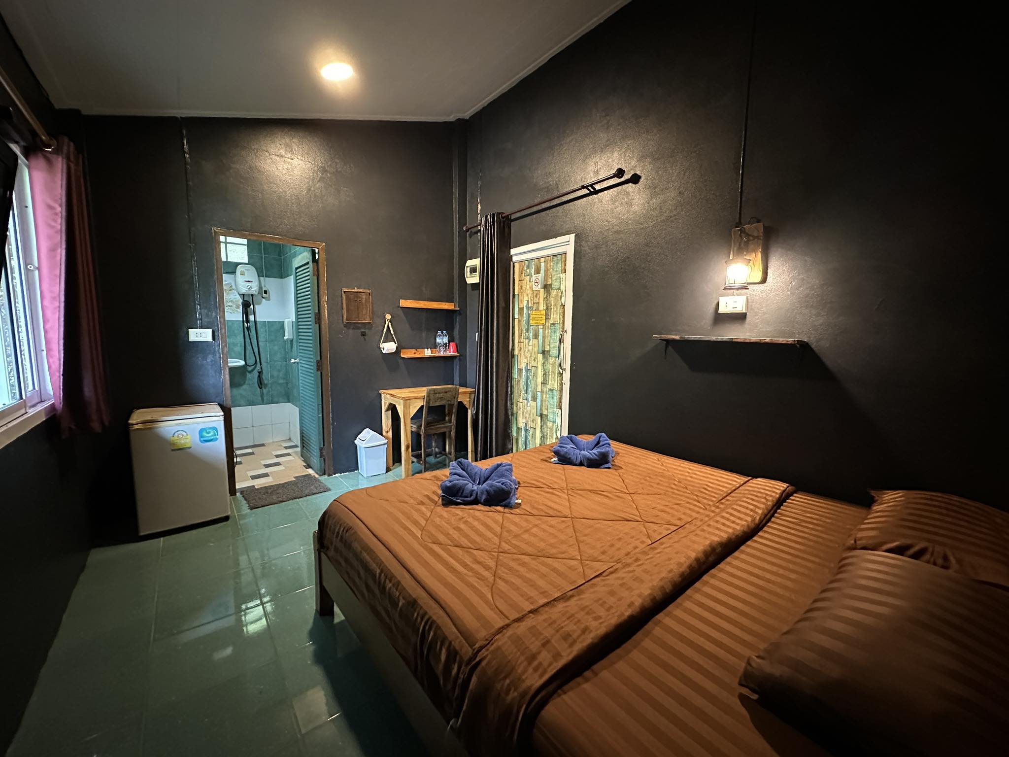 “พูลวิลล่า” เพื่อการลงทุน ขายที่ดินพร้อมกิจการ {ปัจจุบันยังเปิดให้บริการ รายรับ 6XX,XXX บาท/เดือน}