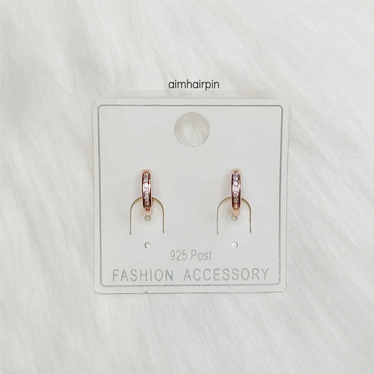 ต่างหูห่วงเล็กสีโรสโกลด์ ฝังเพชรแถว - aimhairpin จำหน่ายกิ๊บติดผมเกาหลีแท้ และเครื่องประดับ ยางรัดผม คาดผมแฟชั่น สร้อยคอ ต่างหู