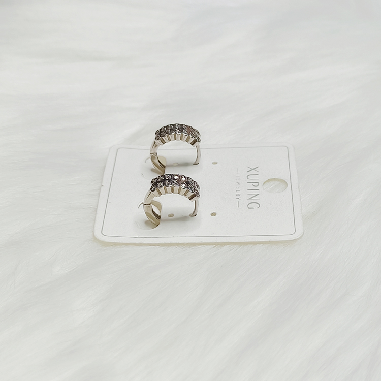 ต่างหูห่วงเล็กสีเงิน ฝังเพชร - aimhairpin จำหน่ายกิ๊บติดผมเกาหลีแท้ และเครื่องประดับ ยางรัดผม คาดผมแฟชั่น สร้อยคอ ต่างหู