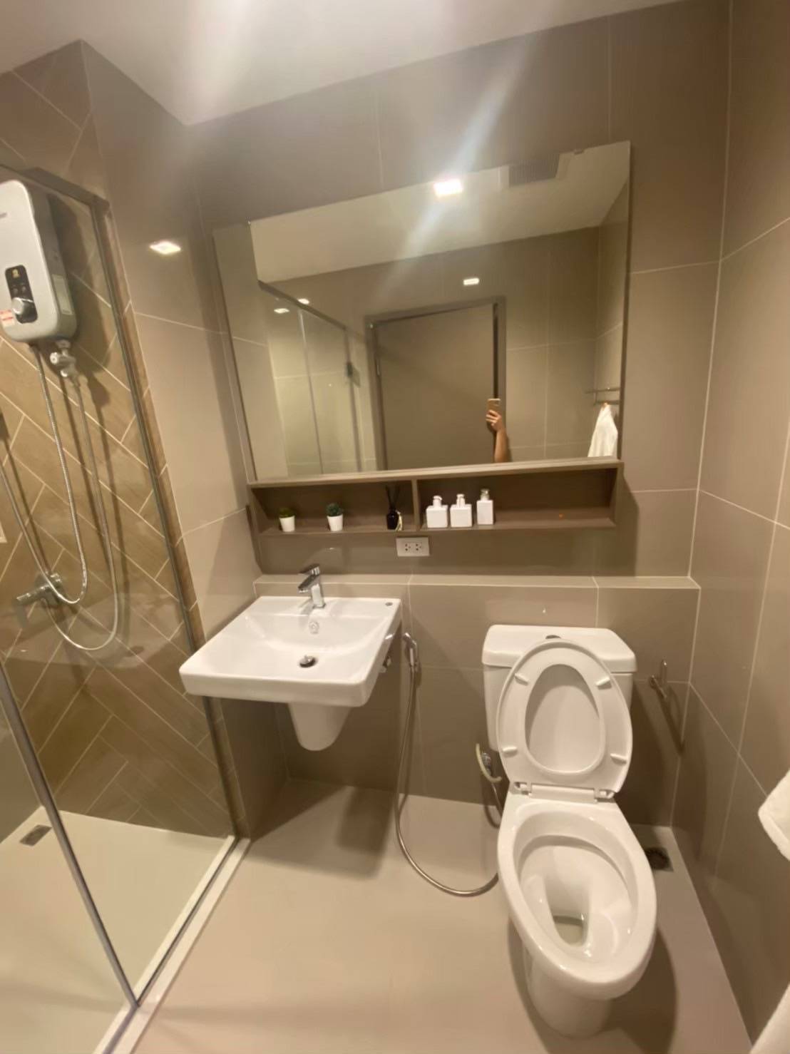 ขายพร้อมผู้เช่า (For Sale) คอนโด : เดอะ ไลน์ พหลโยธิน อาคาร B (The Line Phahonyothin Park B) ประเภท : 2 ห้องนอน 2 ห้องน้ำ พื้นที่ : 60 ตรม.