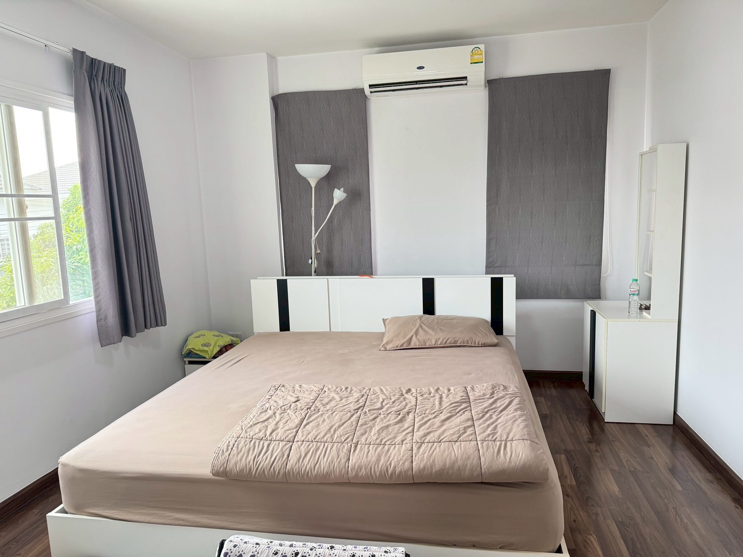 ขายบ้านเดี่ยว 2 ชั้น (หลังมุม) หมู่บ้านคุณาลัยพราว Kunalai Proud Baan Kluay-Sai Noi ทำเลดี เดินทางสะดวก บรรยากาศร่มรื่น เหมาะสำหรับอยู่อาศัย 📐 เนื้อที่ 57.06 ตร.ว. 🛏 4 ห้องนอน+1ห้องชั้นลอย 🛁 3 ห้องน้ำ