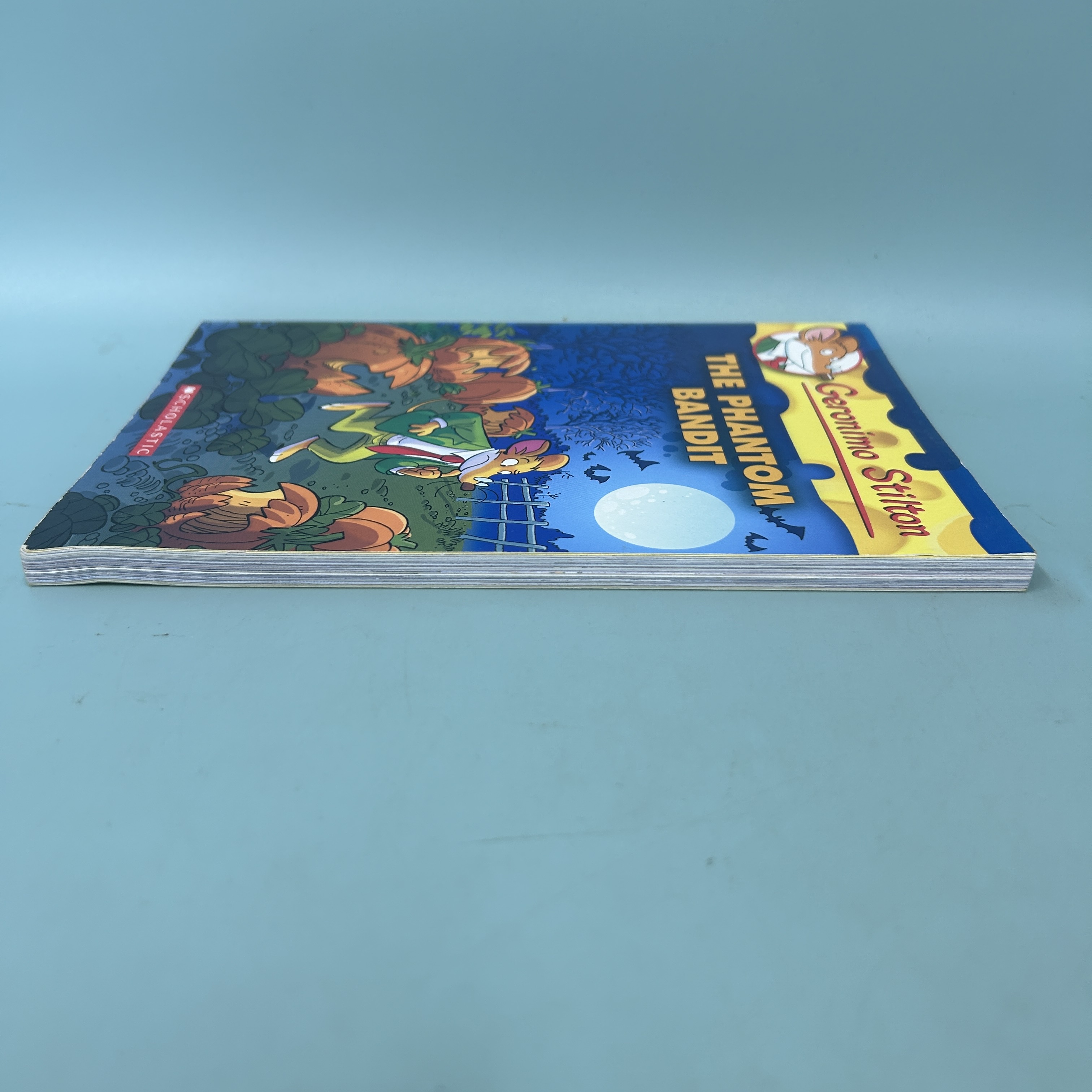 The Phantom Bandit / USED / G . Stilton / Scholastic / FIction English