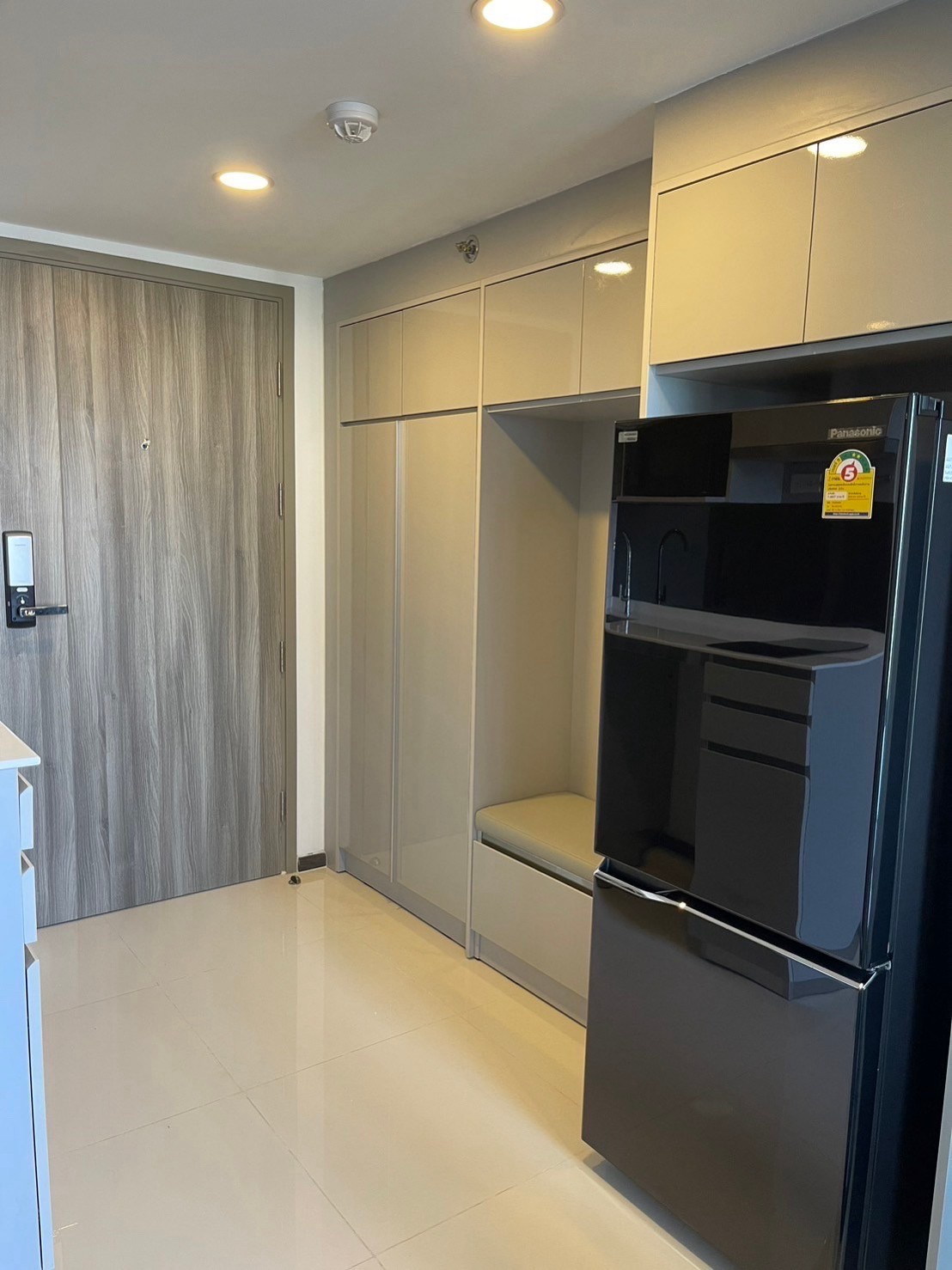 ให้เช่า (For Rent) คอนโด :(Knightsbridge Space Ratchayothin)ไนท์บริดจ์ สเปซ รัชโยธิน 1 ห้องนอน 1 ห้องน้ำ ( Duplex)