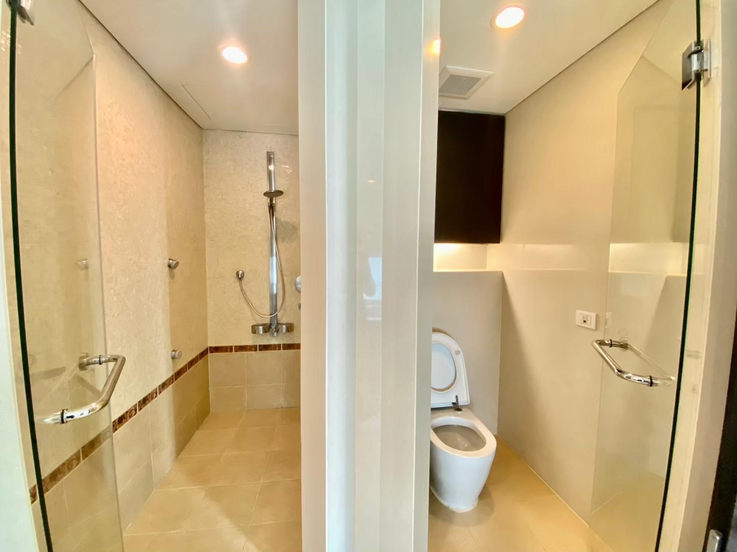 ให้เช่า (For Rent) คอนโด : คอนโด : เดอะ พาร์ค ชิดลม 🔸️ประเภท : 4 ห้องนอน 🔸️พื้นที่ :305 ตรม.