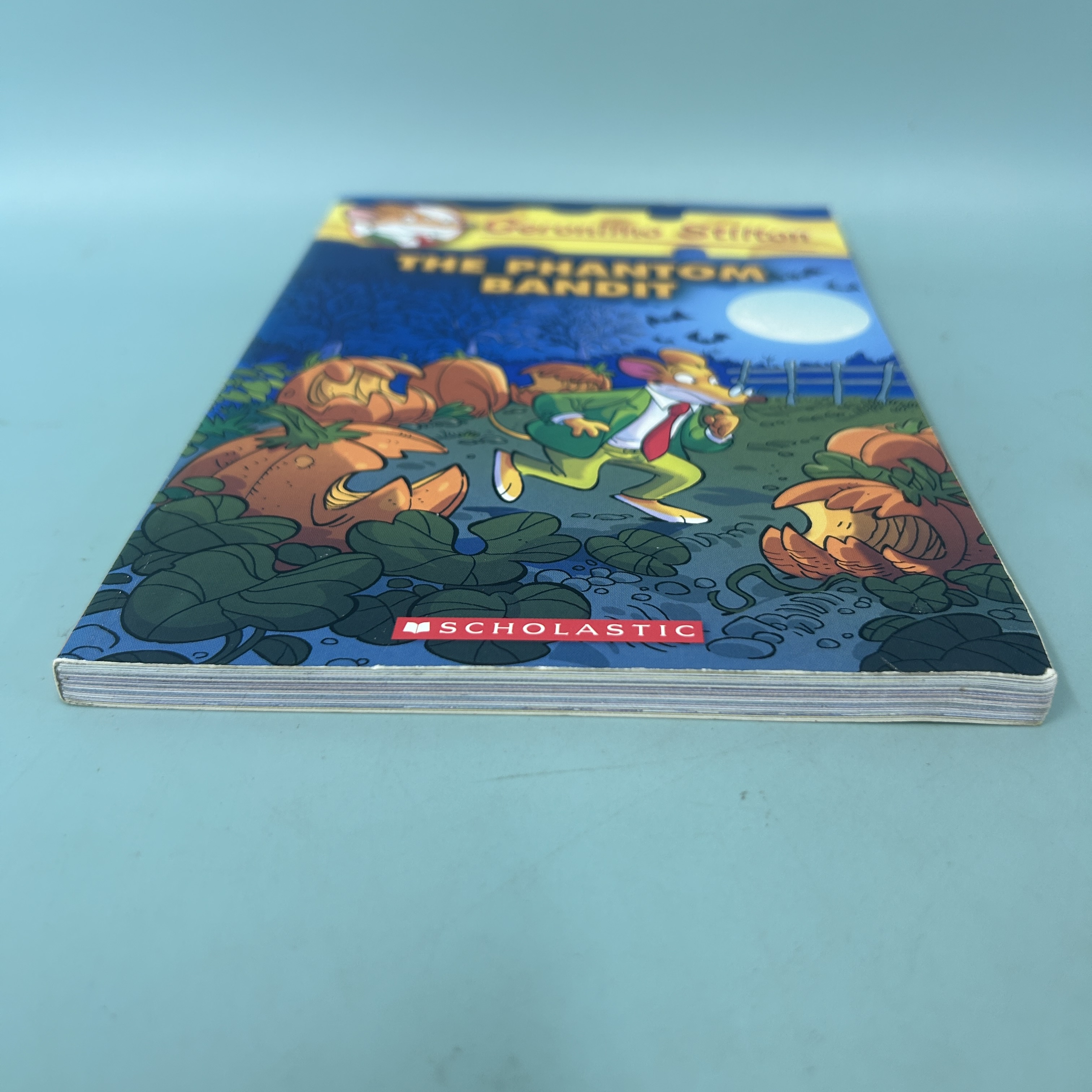 The Phantom Bandit / USED / G . Stilton / Scholastic / FIction English