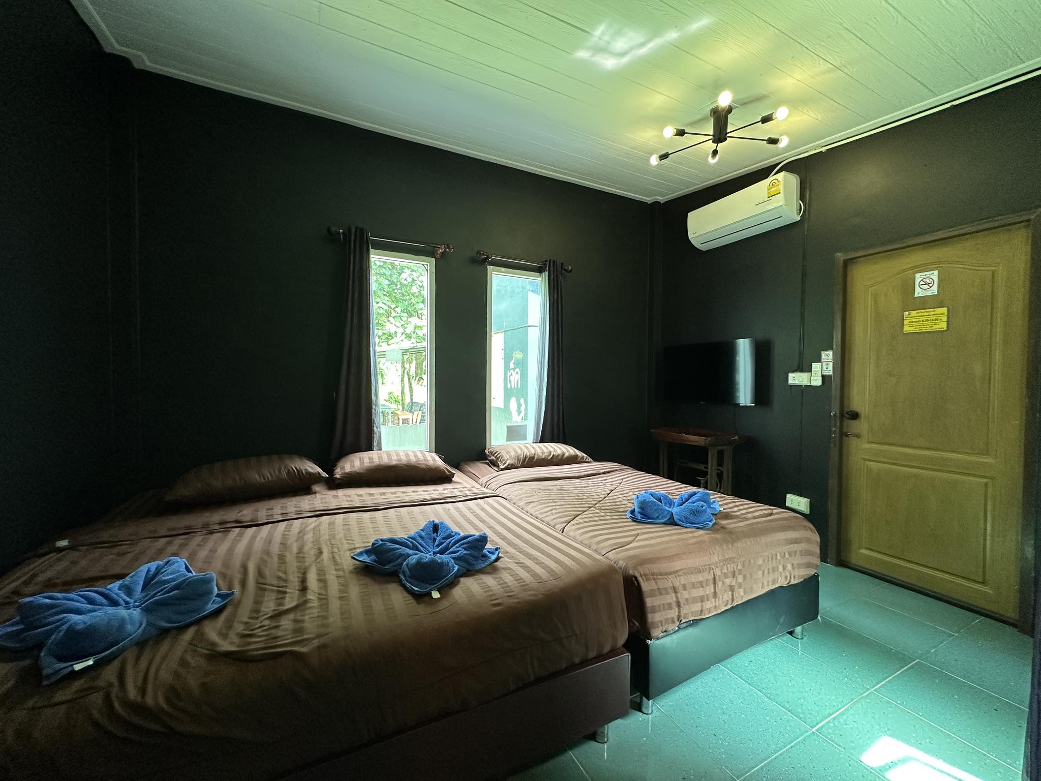 “พูลวิลล่า” เพื่อการลงทุน ขายที่ดินพร้อมกิจการ {ปัจจุบันยังเปิดให้บริการ รายรับ 6XX,XXX บาท/เดือน}